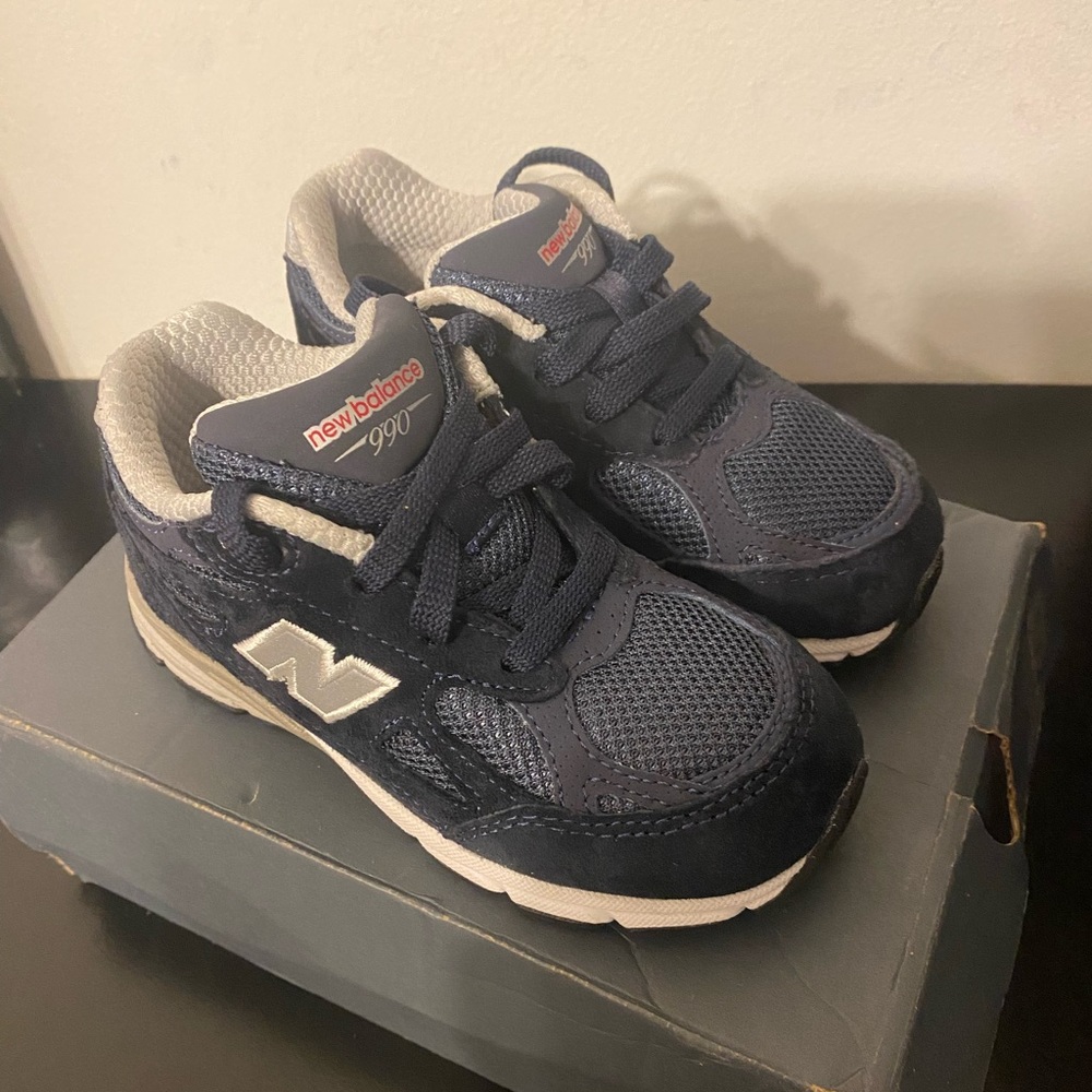 New Balance 990v3